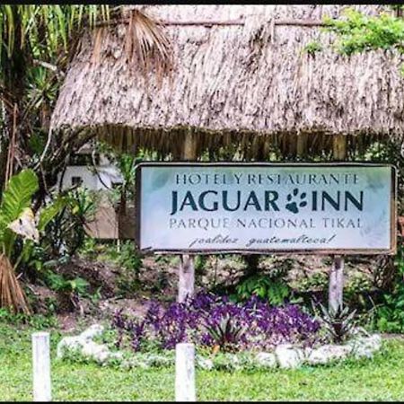 Hotel Jaguar Inn Tikal Buitenkant foto