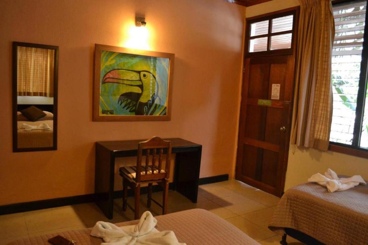 Hotel Jaguar Inn Tikal Buitenkant foto
