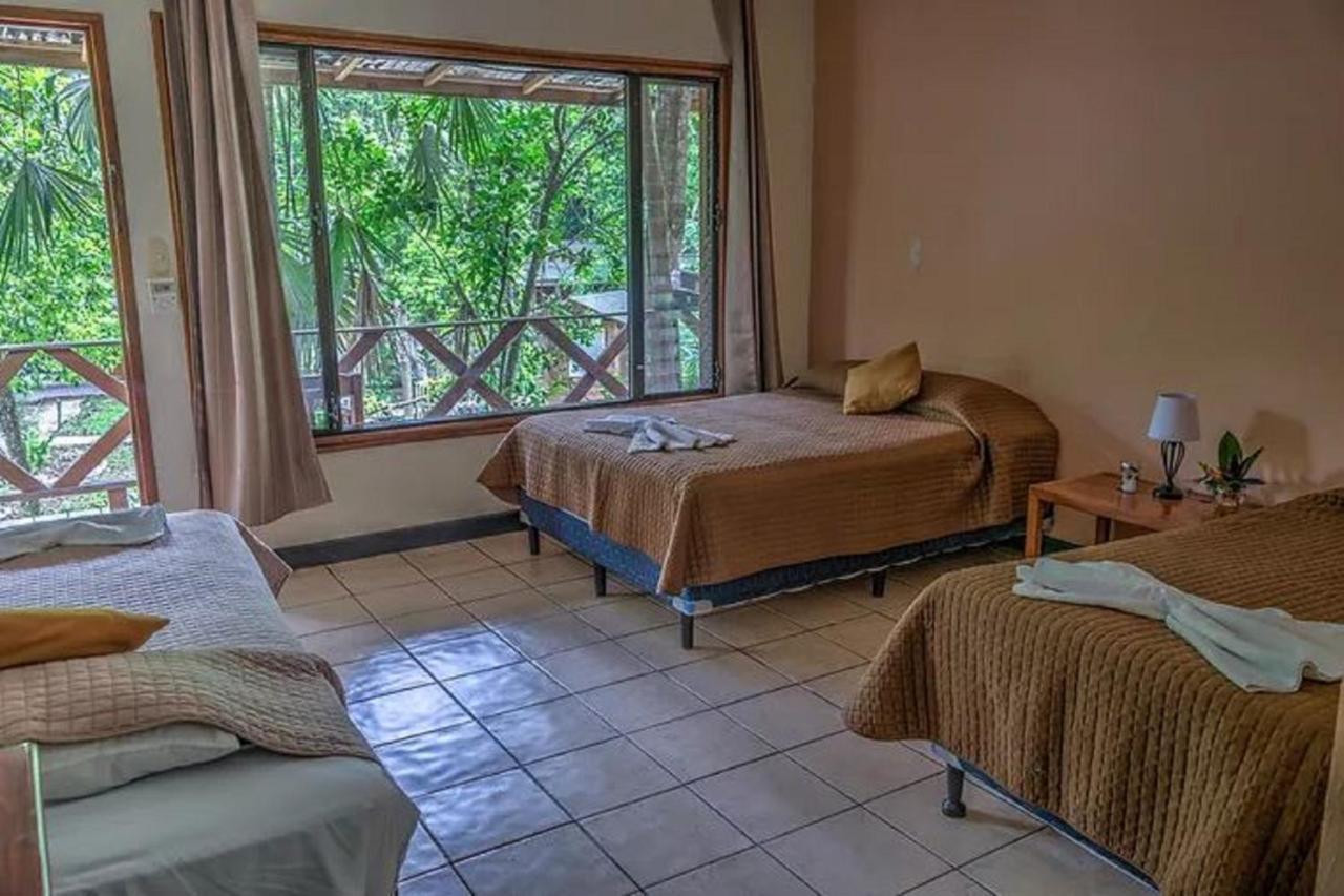 Hotel Jaguar Inn Tikal Buitenkant foto