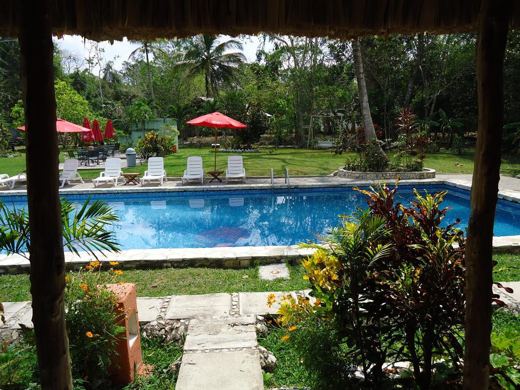 Hotel Jaguar Inn Tikal Buitenkant foto