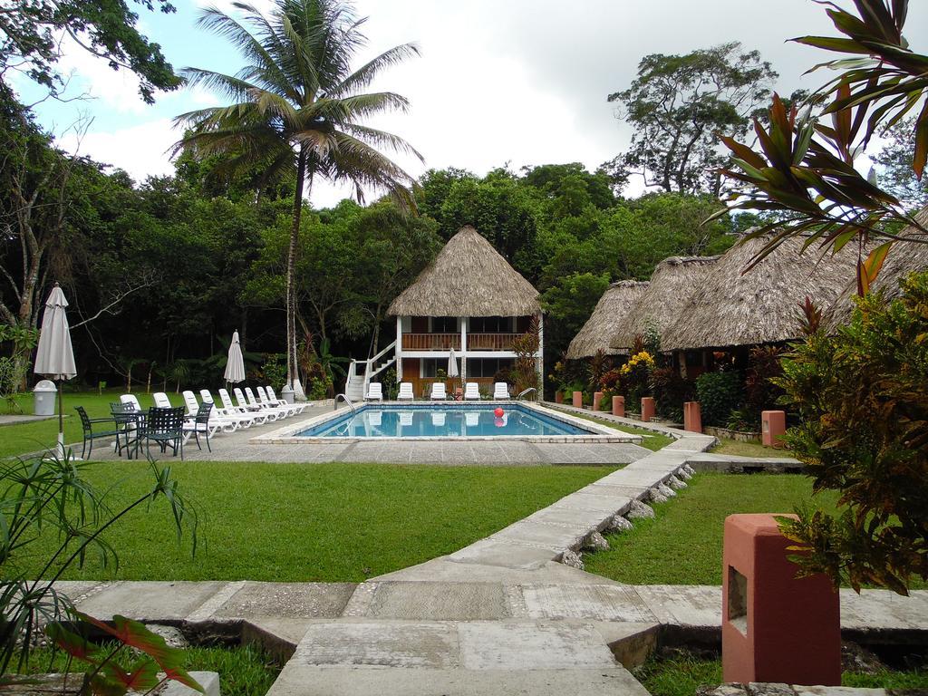 Hotel Jaguar Inn Tikal Buitenkant foto