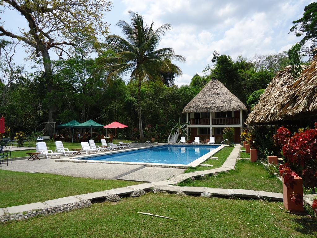 Hotel Jaguar Inn Tikal Buitenkant foto