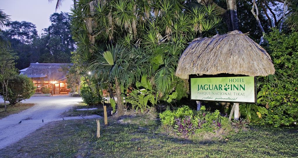 Hotel Jaguar Inn Tikal Buitenkant foto