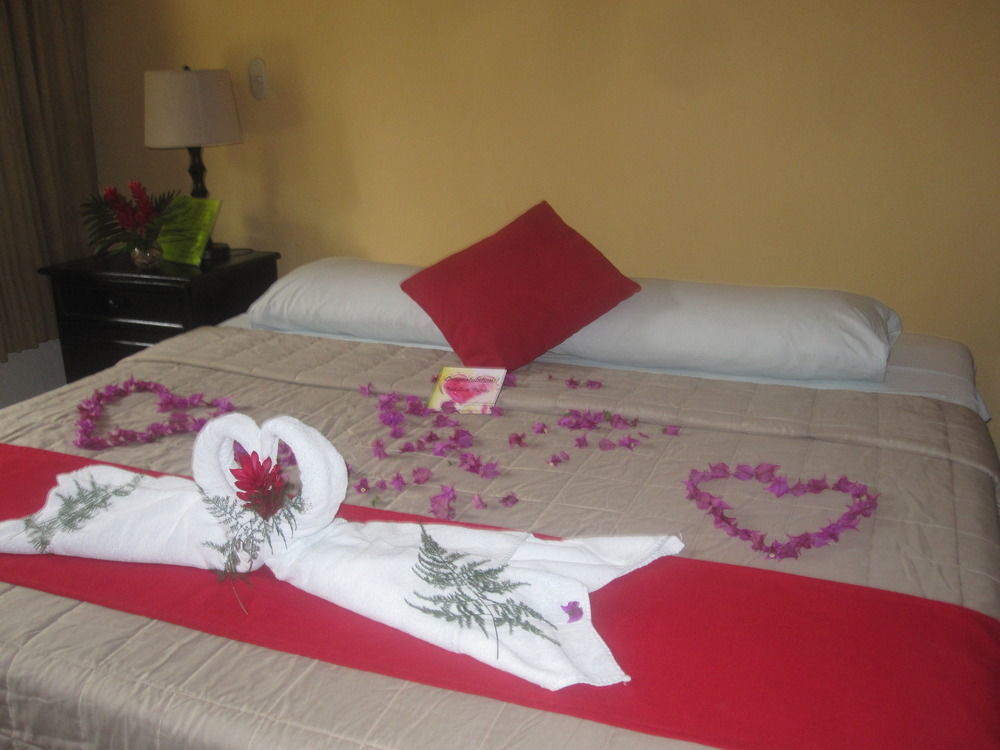 Hotel Jaguar Inn Tikal Buitenkant foto