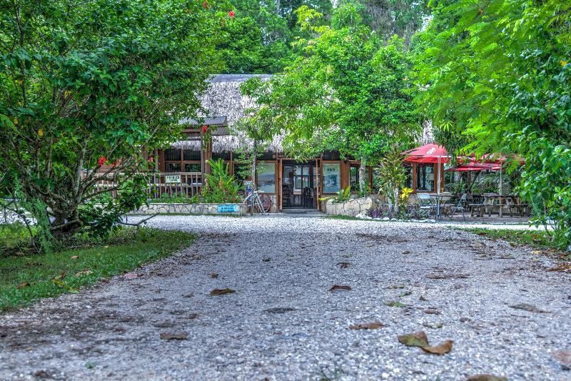 Hotel Jaguar Inn Tikal Buitenkant foto